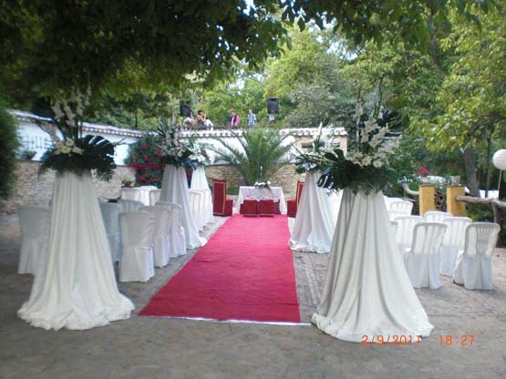 Escenario preparado para una boda