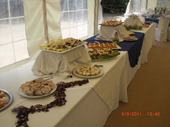 Detalles de un Catering preparado para una boda